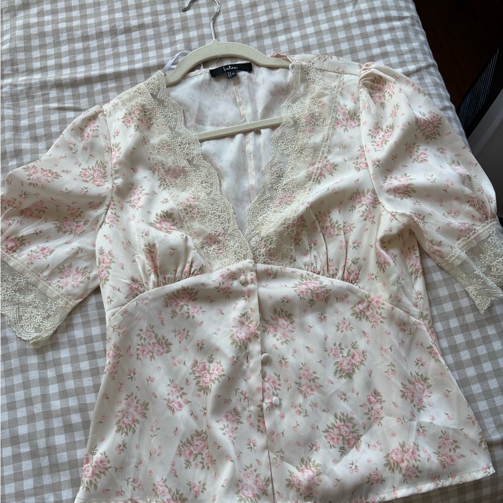 Lulu's Cream and Pink Floral Blouse NWOT
